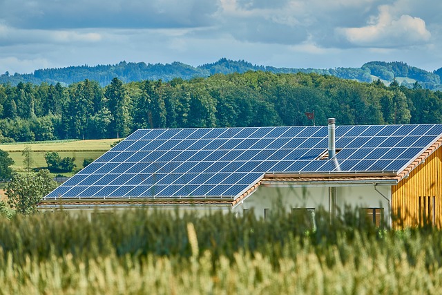 Ostrovní fotovoltaické systémy s akumulační baterií